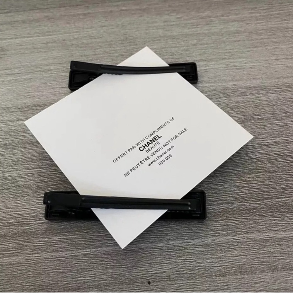 🌺New With Box Chanel Beauty Hair Clip Gift Set 2 Pcs Rare Item Black🌺 - Picture 4 of 13